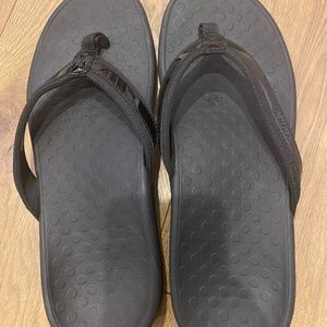 Vionic Black sandals